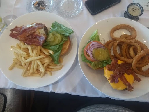 Silks Dining at Lone Star Park photo 9